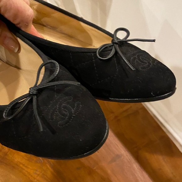 CHANEL Black Bow Accent Flats - Picture 8 of 10